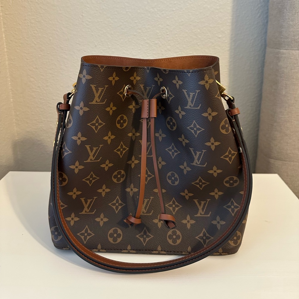 Louis Vuitton NeoNoe MM Bag